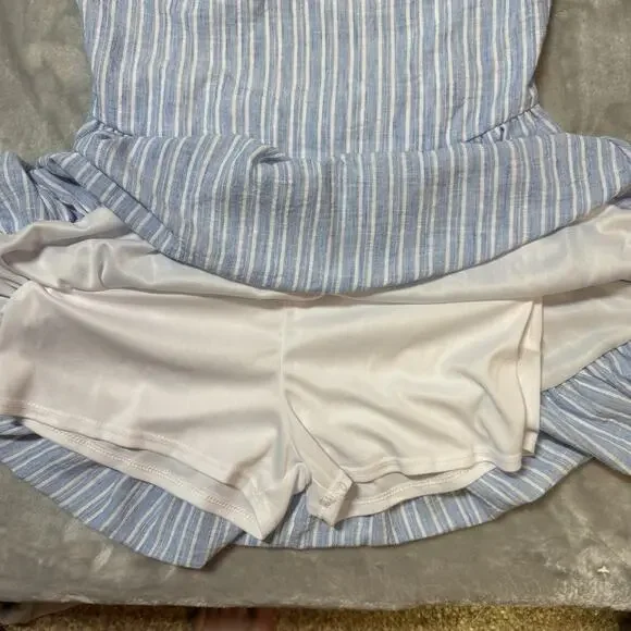 Urban Outfitters Kimchi Blue & White Medium Strapless Open-Back Bubble Romper - Picture 11 of 13